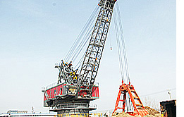 Grab dredger 